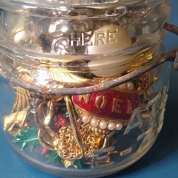 Glass Atlas E-Z Seal Jar with Jewelry Cottagecore Grandmacore - Picture 5 of 6